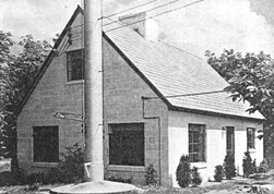 W1XPW transmitter building on Meriden Mountain