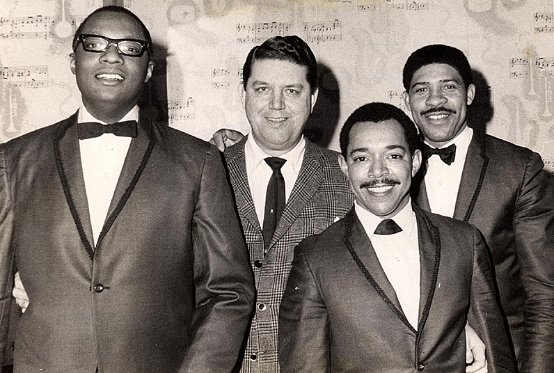 WPOP's Kilroy with (l-r) Ramsey Lewis, Redd Holt and Eldee Young, summer 1965.